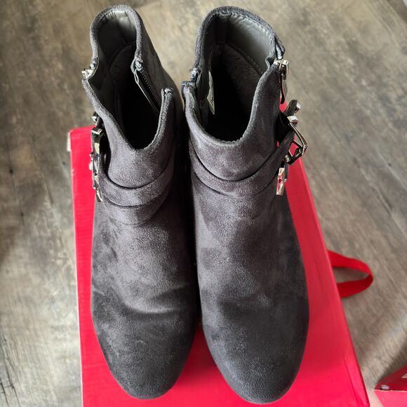 Dream Pairs Soft Gray Suede GHILE-3A Woman's Size 8.5 Wedge Heel Ankle Bootie - Picture 1 of 6